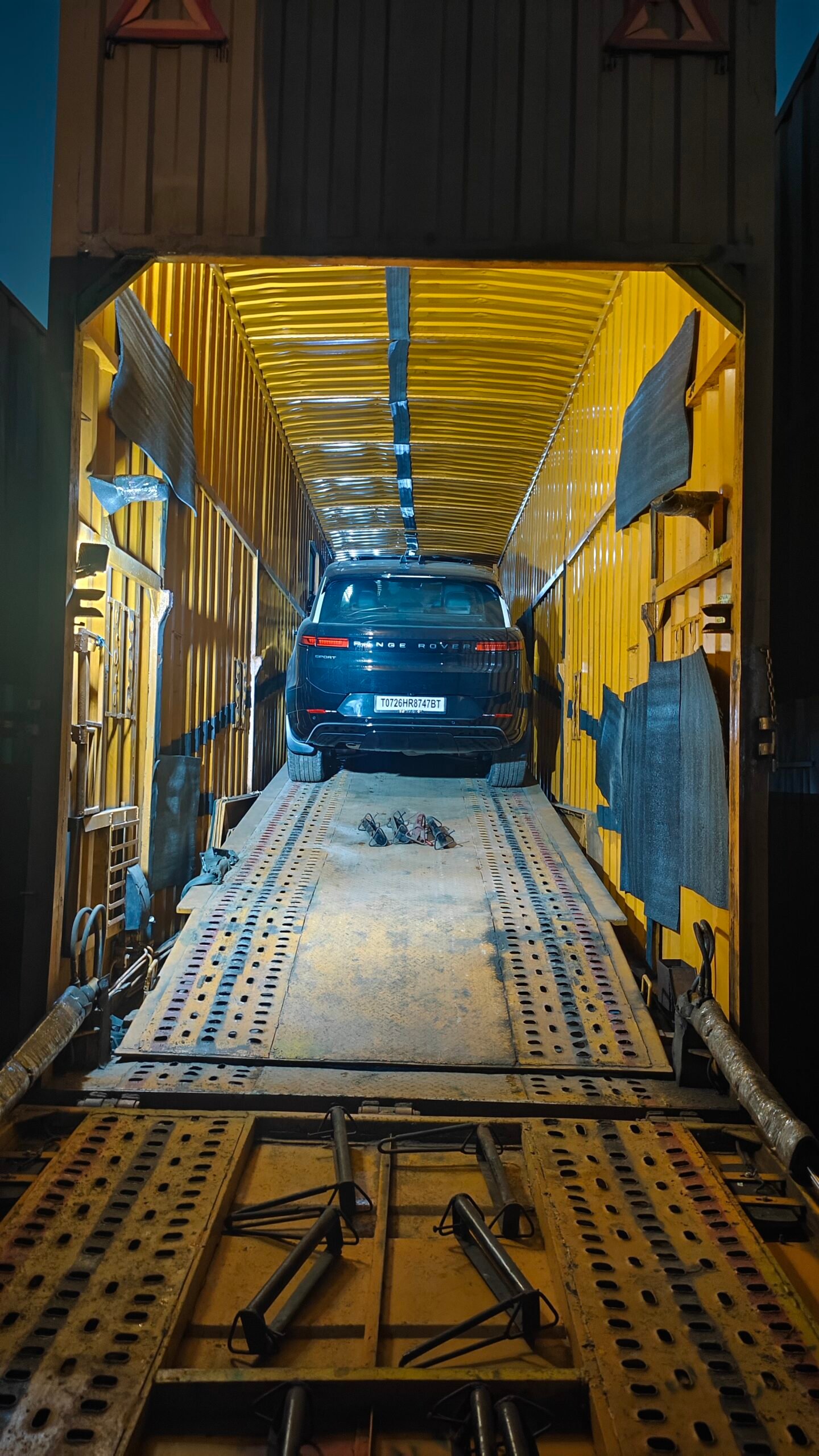 Vehicle Transport Mobile Banner