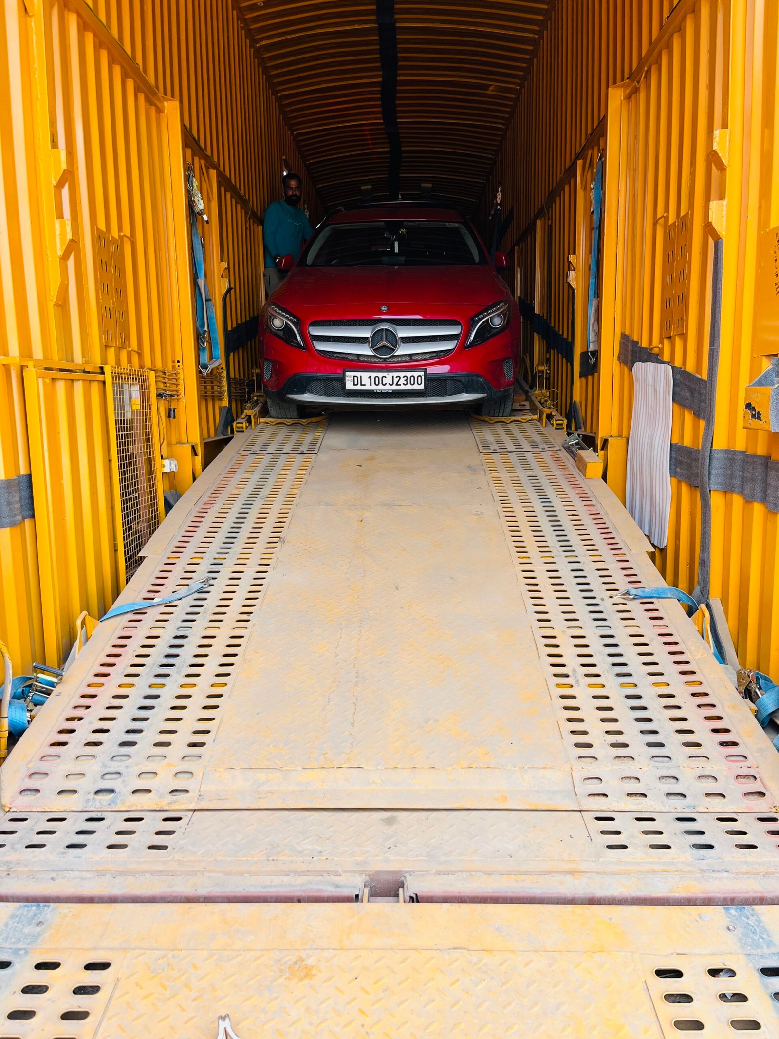 Car Transport Service in Cuffe Parade Mumbai
