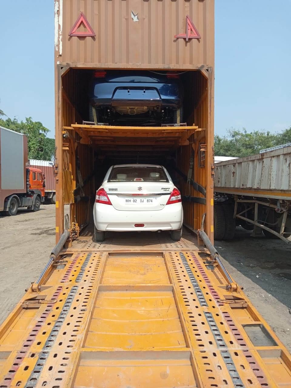Car Transport Service in Vapi