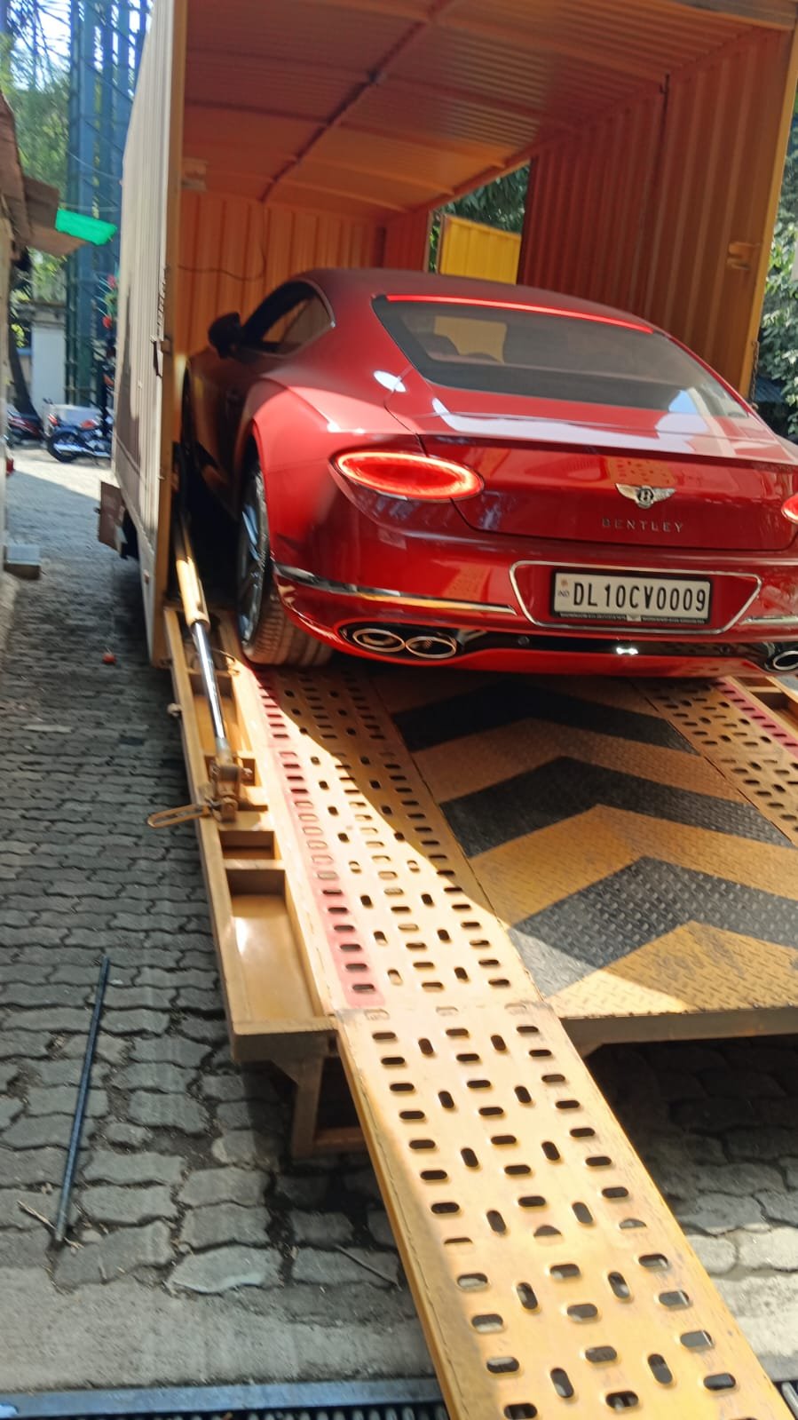 Car 16